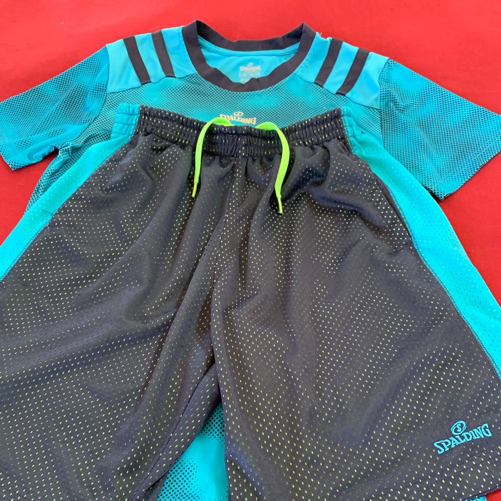 Spalding Boys 14-16 Basketball Shorts and Tee